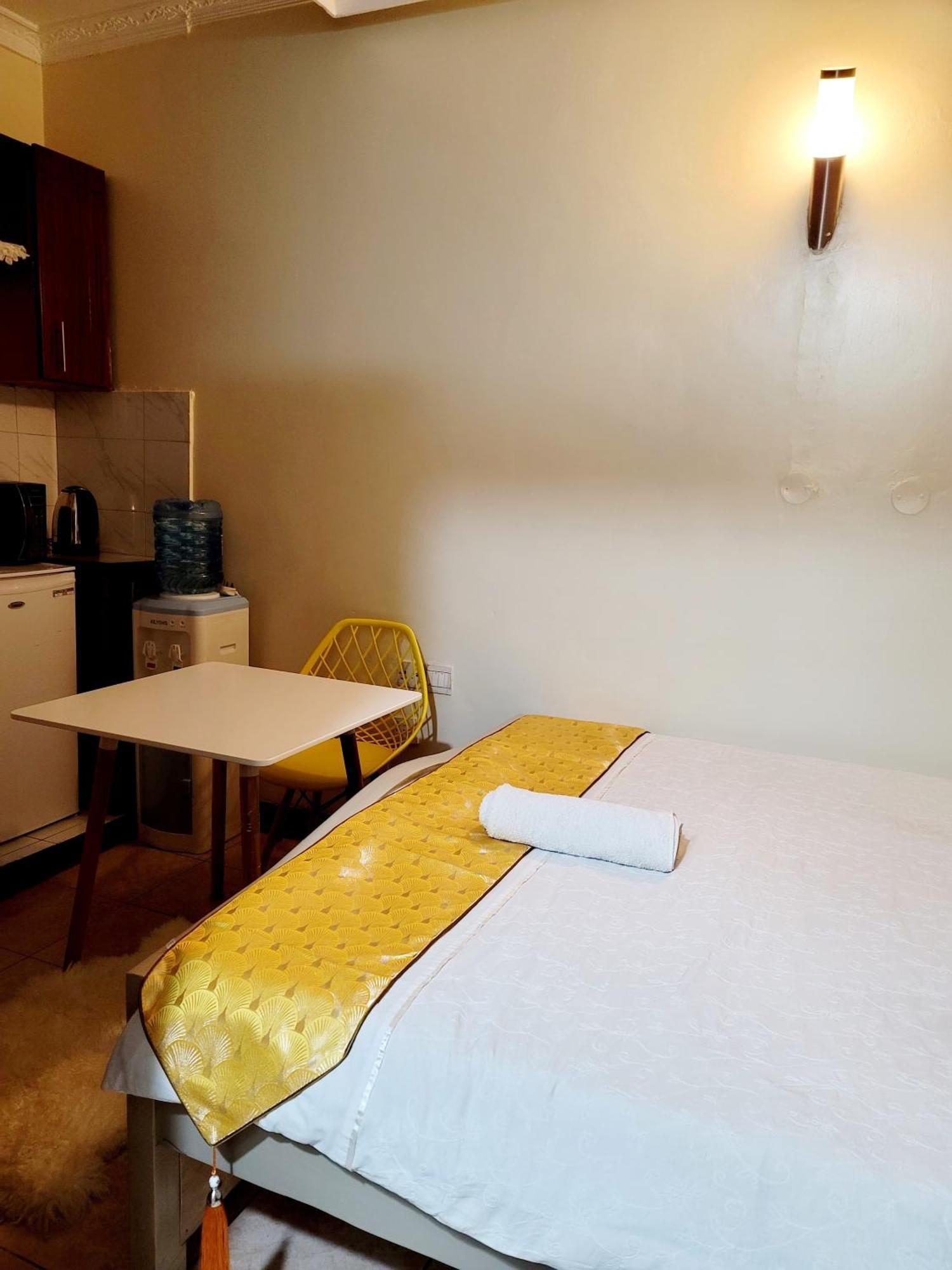 Sunrise Blue Moon B&B ניירובי מראה חיצוני תמונה